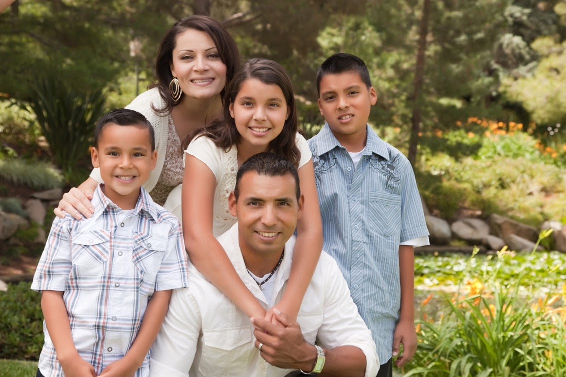 ¡Otra Familia Reunida Gracias a la Exención por Presencia Ilegal!